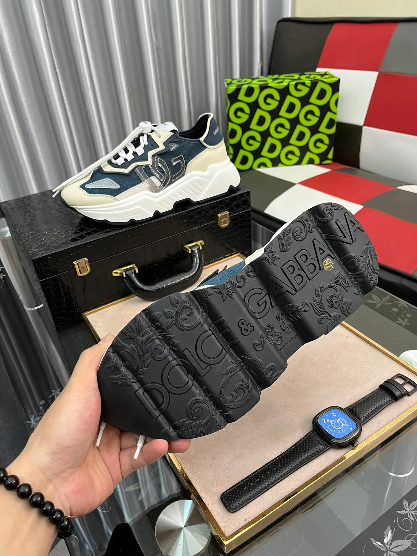 Factory price 480⌚️⌚️DG high-end boutique men's casual sports shoes! Imported original cowhide, shoe body metal loug decoration, imported original hardware, exquisite luxury, super A level! Compared with the genuine product at the counter, the version is no worse at all! Size:38-44